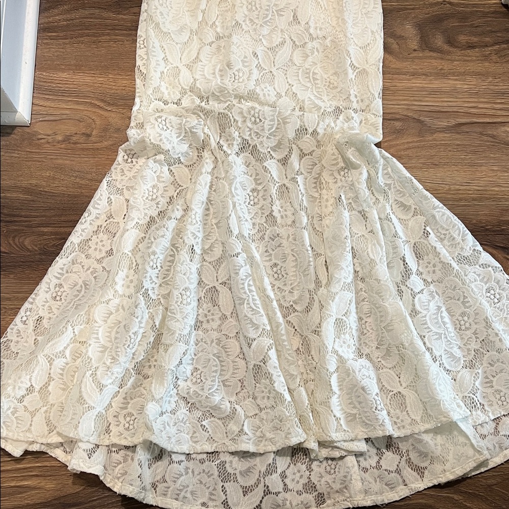 Elegant White Lace Prom Dress - Picture 3 of 5